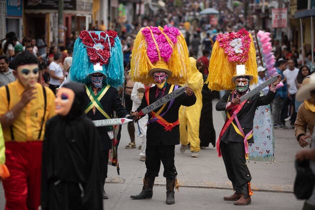 May 1, 2022: Thousands of people celebrate the traditional Carnival of the Boneteros in the town of Tuzamapan, Veracruz. This carnival is over 100 years old and is celebrated at the end of the cane cutting season. - ZUMAqp1_ 20220501_zip_qp1_018 Copyright: xHectorxAdolfoxQuintanarxPerezx