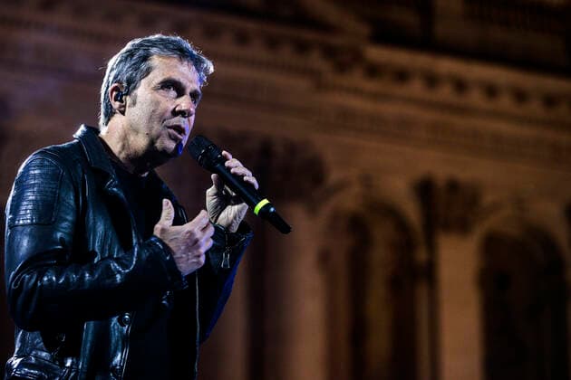 May 1, 2022, Roma, Italia: Italian singer Luca Barbarossa performs on stage during the traditional May Day Concert at San Giovanni Square in Rome, Italy, 01 May 2022. ANSA ANGELO CARCONI Roma Italia - ZUMAa110 20220501_zaf_a110_043 Copyright: xAngeloxCarconix