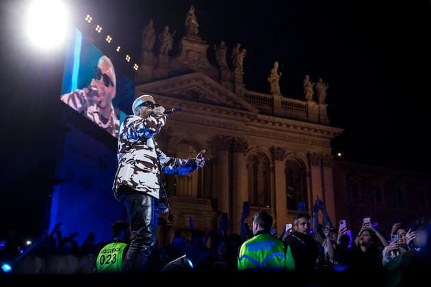 May 1, 2022, Roma, Italia: Italian singer Luche performs on stage during the traditional May Day Concert at San Giovanni Square in Rome, Italy, 01 May 2022. ANSA ANGELO CARCONI Roma Italia  - ZUMAa110 20220501_zaf_a110_044 Copyright: xAngeloxCarconix