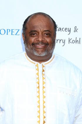 LOS ANGELES - MAY 1: Roland Martin at the George Lopez Foundation s 15th Annual Celebrity Golf Tournament - Pre-Party at Baltaire Restaurant on May 1, 2022 in Brentwood, CA  Copyright: xHutchinsxPhotox xipa-agency.netx x 2022xKathyxHutchinsx xHutchinsx
