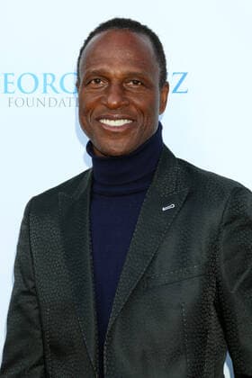 May 1, 2022, Brentwood, CA, USA: LOS ANGELES - MAY 1: Willie Gault at the George Lopez Foundation s 15th Annual Celebrity Golf Tournament - Pre-Party at Baltaire Restaurant on May 1, 2022 in Brentwood, CA Brentwood USA - ZUMAnc22 20220501_zaa_nc22_086 Copyright: xKathyxHutchinsx