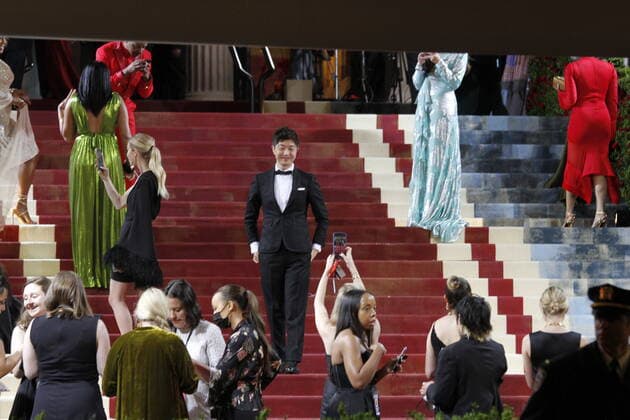 May 2, 2022, New York, USA: Many fans were seen lining up in front of the red carpet, some hanging on scaffolding, on high places just to take a glance of their famous artists at the Met Gala red carpet 2022 taking place at Manhattan™s Metropolitan Museum of Art on 5th avenue with 82 street in New York. Brazilian singer, Anitta is present as well.  Copyright: xNiyixFotex