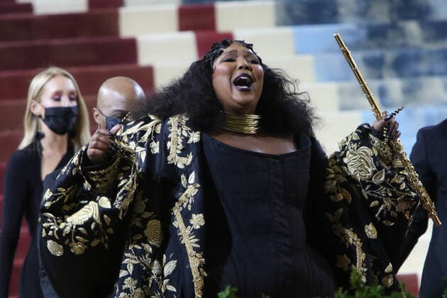 NEW YORK, NEW YORK - MAY 02: Lizzo at The 2022 Met Gala Celebrating In America: An Anthology of Fashion at The Metropolitan Museum of Art on May 02, 2022 in New York City. Copyright: xRWx