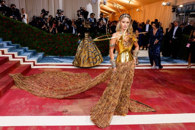 Entertainment Themen der Woche KW18 Entertainment Bilder des Tages Natasha Poonawalla arrives on the red carpet for The Met Gala at The Metropolitan Museum of Art celebrating the Costume Institute opening of In America: An Anthology of Fashion in New York City on Monday, May 2, 2022.  NYP20220502176 JOHNxANGELILLO
