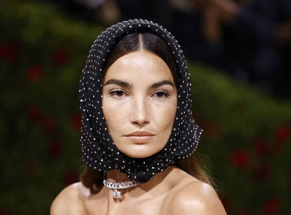 Lily Aldridge arrives on the red carpet for The Met Gala at The Metropolitan Museum of Art celebrating the Costume Institute opening of In America: An Anthology of Fashion in New York City on Monday, May 2, 2022.  NYP20220502801 JOHNxANGELILLO