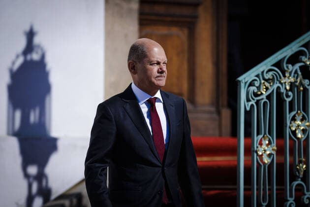 News Bilder des Tages Olaf Scholz (SPD), Bundeskanzler, aufgenommen im Rahmen der Klausurtagung des Bundeskabinetts im Gaestehaus Meseberg. Meseberg, 03.05.2022 Meseberg Deutschland *** Olaf Scholz SPD , Federal Chancellor, taken during the closed meeting of the Federal Cabinet in the Gaestehaus Meseberg Meseberg, 03 05 2022 Meseberg Germany Copyright: xThomasxTrutschel photothek.dex
