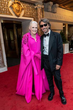 NY: Met Gala 2022 departures from The Pierre hotel Glenn Close wearing dress by Valentino and Pierpaolo Piccioli departs The Pierre Hotel for the 2022 Met Gala on a theme In America: An Anthology of Fashion with dress code calls for gilded glamour New York New York United States Copyright: LevxRadin