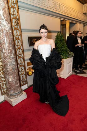 NY: Met Gala 2022 departures from The Pierre hotel Maisie Williams wearing dress by Thom Browne departs The Pierre Hotel for the 2022 Met Gala on a theme In America: An Anthology of Fashion with dress code calls for gilded glamour New York New York United States Copyright: LevxRadin
