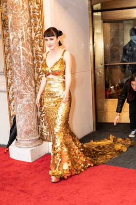 NY: Met Gala 2022 departures from The Pierre hotel Rachel Brosnahan wearing dress by Altuzarra departs The Pierre Hotel for the 2022 Met Gala on a theme In America: An Anthology of Fashion with dress code calls for gilded glamour New York New York United States Copyright: LevxRadin