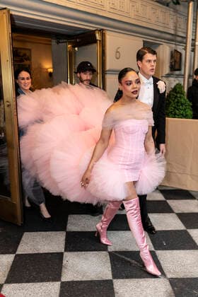 NY: Met Gala 2022 departures from The Pierre hotel Tessa Thompson wearing dress by Wes Gordon for Carolina Herrera departs The Pierre Hotel for the 2022 Met Gala on a theme In America: An Anthology of Fashion with dress code calls for gilded glamour New York New York United States Copyright: LevxRadin
