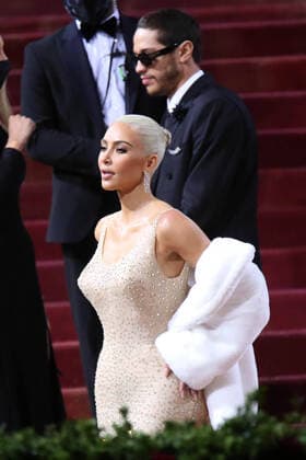 May 2, 2022, New York, NY, USA: KIM KARDASHIAN and PETE DAVIDSON attend the 2022 Met Gala, celebrating Ã¢â‚¬oeIn America: An Anthology of FashionÃ¢â‚¬Â.The Metropolitan Museum of Art, NYC.May 2, 2022. New York USA - ZUMAms4_ 20220502_zaf_ms4_051 Copyright: xSoniaxMoskowitzxGordonx
