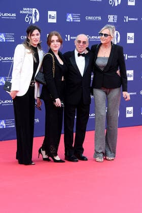 Verleihung des David di Donatello-Preises 2022 in Rom Rome, David Di Donatello 2022. In the photo Giuseppe Tornatore with his family, his daughter Marianna and his wife Roberta  Copyright: xMaurizioxD avanzox xipa-agency.nx xMaurizioxD avanzox