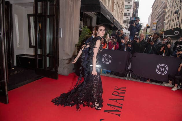 May 2, 2022, New York, United States: Bee Shaffer and Francesco Carrozzini depart The Mark Hotel for 2022 Met Gala in New York City. New York United States - ZUMAs197 20220502_zaa_s197_358 Copyright: xRonxAdarx
