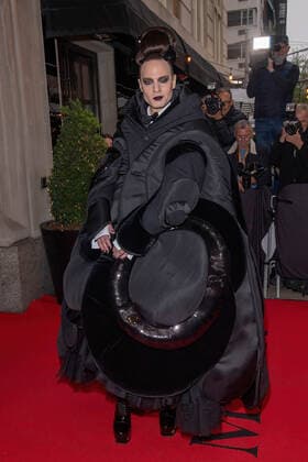 May 2, 2022, New York, United States: Jordan Roth departs The Mark Hotel for 2022 Met Gala in New York City. New York United States - ZUMAs197 20220502_zaa_s197_376 Copyright: xRonxAdarx