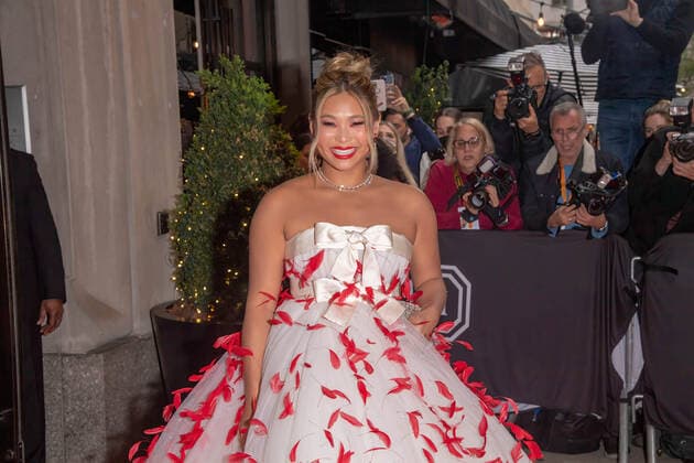 May 2, 2022, New York, United States: Chloe Kim departs The Mark Hotel for 2022 Met Gala in New York City. New York United States - ZUMAs197 20220502_zaa_s197_374 Copyright: xRonxAdarx