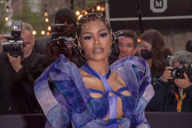 May 2, 2022, New York, United States: Teyana Taylor wearing Iris Van Herpen departs The Mark Hotel for 2022 Met Gala in New York City. New York United States - ZUMAs197 20220502_zaa_s197_399 Copyright: xRonxAdarx