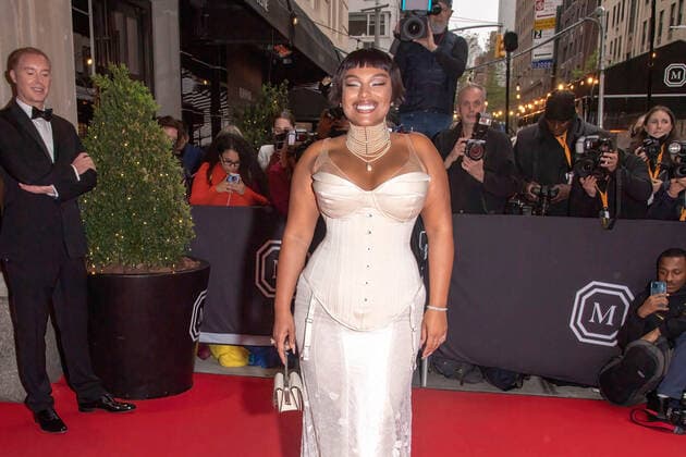 May 2, 2022, New York, United States: Paloma Elsesser Wearing Coach departs The Mark Hotel for 2022 Met Gala in New York City. New York United States - ZUMAs197 20220502_zaa_s197_394 Copyright: xRonxAdarx