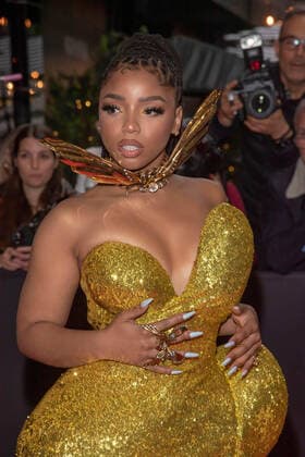 May 2, 2022, New York, United States: Chloe Bailey wearing Area departs The Mark Hotel for 2022 Met Gala in New York City. New York United States - ZUMAs197 20220502_zaa_s197_416 Copyright: xRonxAdarx