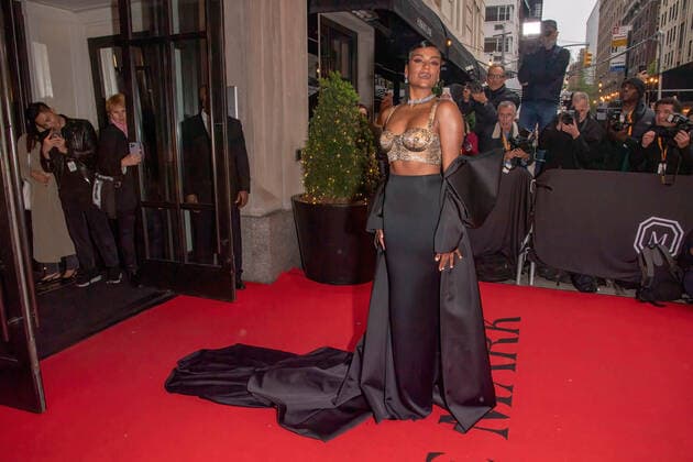 May 2, 2022, New York, United States: Simone Ashley wearing Moschino departs The Mark Hotel for 2022 Met Gala in New York City. New York United States - ZUMAs197 20220502_zaa_s197_450 Copyright: xRonxAdarx