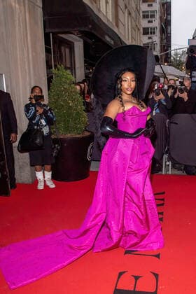 May 2, 2022, New York, United States: SZA departs The Mark Hotel for 2022 Met Gala in New York City. New York United States - ZUMAs197 20220502_zaa_s197_456 Copyright: xRonxAdarx