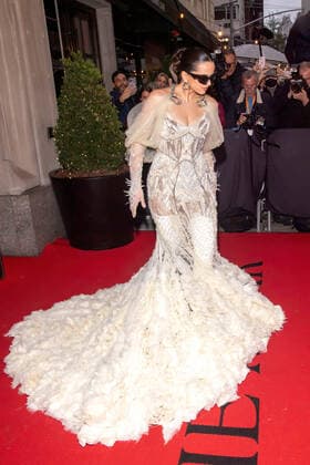 May 2, 2022, New York, United States: Rosalia wearing Givenchy departs The Mark Hotel for 2022 Met Gala in New York City. New York United States - ZUMAs197 20220502_zaa_s197_465 Copyright: xRonxAdarx