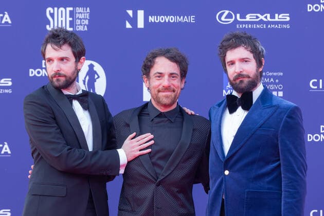 Verleihung des David di Donatello-Preises 2022 in Rom Italy: Red Carpet of David di Donatello 2022 Awards ceremony Elio Germano and D Innocenzo brothers attend the red carpet of David di Donatello 2022 awards ceremony in Rome Rome Italy Copyright: MatteoxNardone