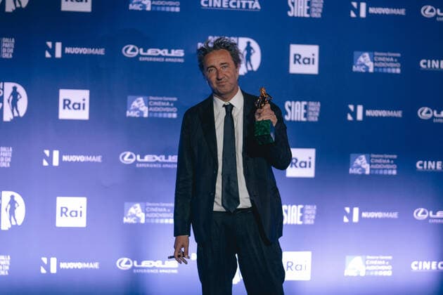 67th David Di Donatello - Winners Photocall Director Paolo Sorrentino poses with David di Donatello for Best Movie during the 67th David Di Donatello winners photocall on May 03, 2022 in Rome, Italy. Rome Italy  Copyright: xLucaxCarlinox originalFilename: carlino-romeital220504_npvZp.jpg