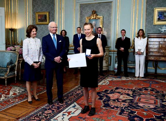 Queen Silvia and King Carl Gustaf hand out the H M The King s medal for merits in sports to the Swedish athlete Tove Alexandersson at the Royal Palace in Stockholm, Sweden on May 04, 2022 STOCKHOLM SWEDEN x12110x,  Copyright: xPaulxWennerholm TTx THE KING S MEDAL AWARD CEREMONY
