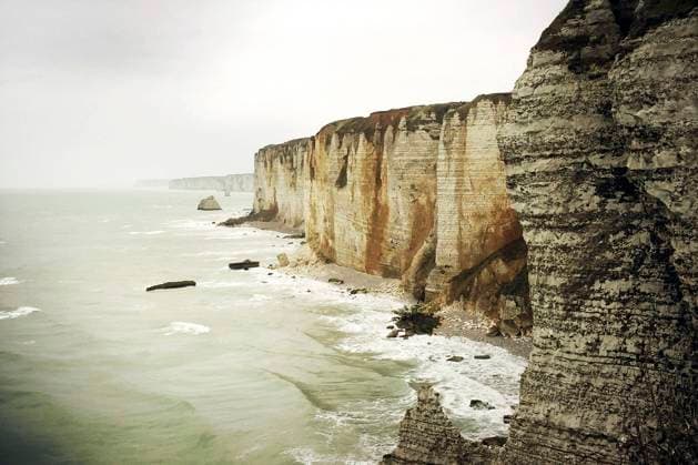 Normandie, France FRANKREICH, France, Normandie, Normandy, Etretat, 04.04.2022 Kreidefelsen in der Landschaft bei Etretat nahe von Fecamp im Departement Seine-Maritime, in der Normandie, Frankreich. en: Chalk cliffs in the countryside at Etretat near Fecamp in the Seine-Maritime department in Normandy, France *** Normandy, France FRANCE, Normandy, Normandy, Etretat, 04 04 2022 Chalk cliffs in the countryside at Etretat near Fecamp in the Seine Maritime department in Normandy, France en Chalk cliffs in the countryside at Etretat near Fecamp in the Seine Maritime department in Normandy, France