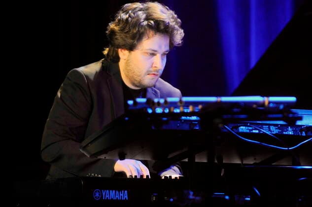 Der deutsche Jazz-Keyboarder und Pianist Simon Oslender beim Klavier-Festival Ruhr 2022 im Oberhausener Ebertbad. The German jazz keyboardist and pianist Simon Oslender at the Klavier-Festival Ruhr 2022 in Oberhausen. Oberhausen NRW DEU;DE;GERMANY;DEUTSCHLAND;ALLEMAGNE