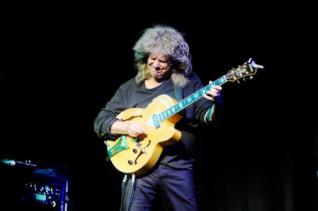Der amerikanische Jazz-Gitarrist Pat Metheny in der Düsseldorfer Tonhalle. The American jazz guitarist Pat Metheny at the Tonhalle Düsseldorf. Düsseldorf NRW DEU;DE;GERMANY;DEUTSCHLAND;ALLEMAGNE