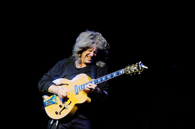 Der amerikanische Jazz-Gitarrist Pat Metheny in der Düsseldorfer Tonhalle. The American jazz guitarist Pat Metheny at the Tonhalle Düsseldorf. Düsseldorf NRW DEU;DE;GERMANY;DEUTSCHLAND;ALLEMAGNE