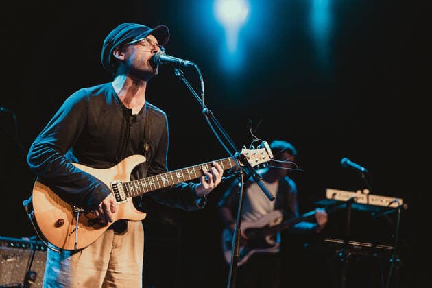 Clap Your Hands Say Yeah live in Copenhagen, Denmark Copenhagen, Denmark. 04th, May 2022. The American band Clap Your Hands Say Yeah performs a live concert at Hotel Cecil in Copenhagen. Here frontman, musician and singer Alec Ounsworth is seen live on stage. Copenhagen Denmark  Copyright: xGonzalesxPhoto MathiasxKristensex