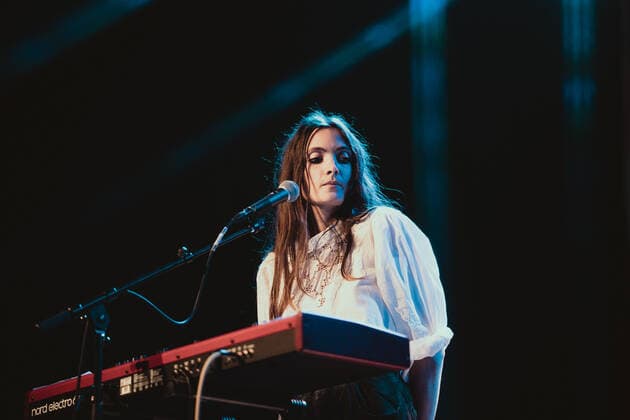 Clap Your Hands Say Yeah live in Copenhagen, Denmark Copenhagen, Denmark. 04th, May 2022. The American band Clap Your Hands Say Yeah performs a live concert at Hotel Cecil in Copenhagen. Here musician and singer Julie Auxoux is seen live on stage. Copenhagen Denmark  Copyright: xGonzalesxPhoto MathiasxKristensex