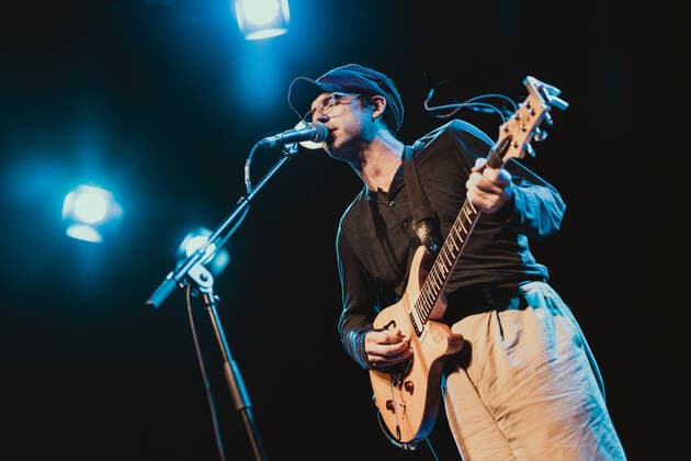 Clap Your Hands Say Yeah live in Copenhagen, Denmark Copenhagen, Denmark. 04th, May 2022. The American band Clap Your Hands Say Yeah performs a live concert at Hotel Cecil in Copenhagen. Here frontman, musician and singer Alec Ounsworth is seen live on stage. Copenhagen Denmark  Copyright: xGonzalesxPhoto MathiasxKristensex