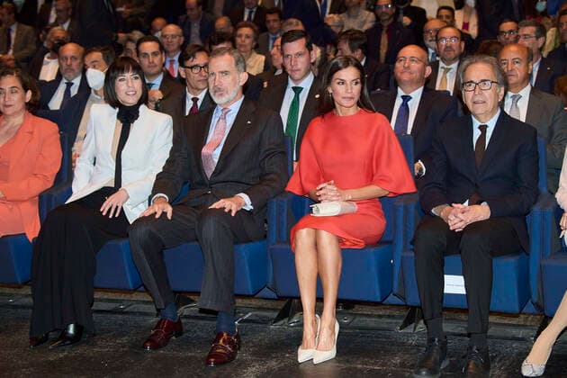 Spanisches Königspaar bei der Verleihung des nationalen Forschungspreises in Barcelona 05-05-2022 Barcelona Queen Letizia and King Felipe attend the national research awards 2021 at the auditorium of the Barcelona International Convention Center (CCIB) in Barcelona. No Spain Â  Copyright: xPPEx