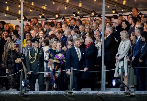 2022 05 05 21 02 47 AMSTERDAM King Willem Alexander and Queen Maxima during the May 5 concert on the Amstel in front of the Royal Theater Carre Liberation Day was celebrated as usual after two corona years KOEN VAN WEEL netherlands out belgium out  Copyright: xx x448091697x originalFilename: 448091697.jpg