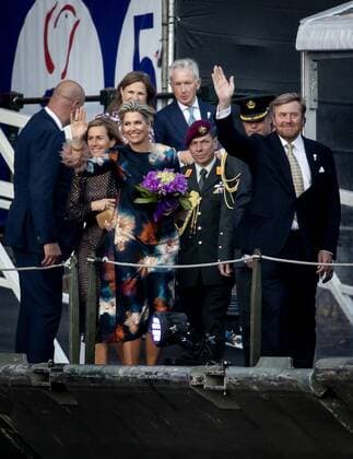 2022 05 05 21 02 29 AMSTERDAM King Willem Alexander and Queen Maxima during the May 5 concert on the Amstel in front of the Royal Theater Carre Liberation Day was celebrated as usual after two corona years KOEN VAN WEEL netherlands out belgium out  Copyright: xx x448091762x originalFilename: 448091762.jpg