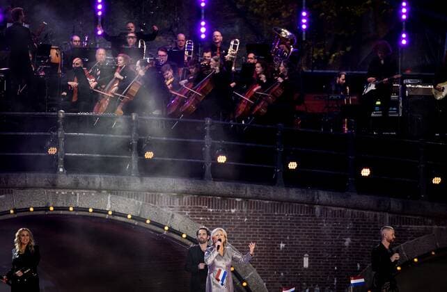 2022 05 05 21 27 18 AMSTERDAM Anita Meyer during the May 5 concert on the Amstel in front of the Royal Theater Carre Liberation Day was celebrated as usual after two corona years KOEN VAN WEEL netherlands out belgium out  Copyright: xx x448092323x originalFilename: 448092323.jpg