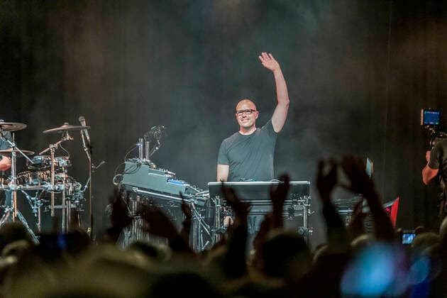 The music project Schiller with its current club tour Metropolis in the Täubchenthal in the west of Leipzig Christopher von Deylen got reinforcement from former Pink Floyd and Mike and the Mechanics drummer Gary Wallis