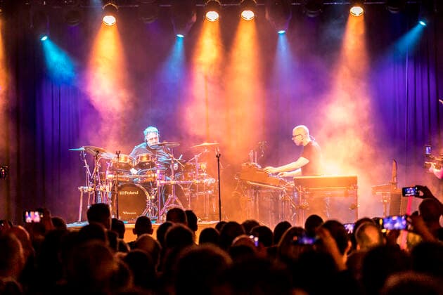 The music project Schiller with its current club tour Metropolis in the Täubchenthal in the west of Leipzig Christopher von Deylen got reinforcement from former Pink Floyd and Mike and the Mechanics drummer Gary Wallis