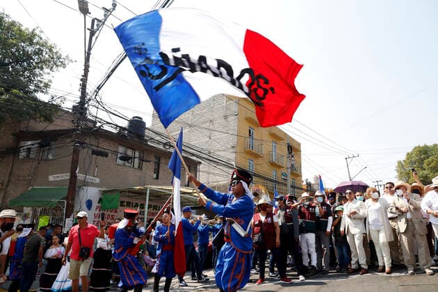 Mexicans Commemorate 160th Anniversary Of The Puebla Battle MEXICO CITY, MEXICO - MAY 5, 2022: Inhabitants of Penon de los Banos neighborhood take part during a reenactment to commemorate the 160th anniversary of the Battle of Puebla, with the triumph of the Mexican Army over the French troops. On May 5, 2022 In Mexico City, Mexico. (Photo by Luis Barron Eyepix Group) Copyright: xLuisxBarronx xEyepixxGroupx EYEPIX_LB_05052022_63964