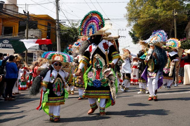 Mexicans Commemorate 160th Anniversary Of The Puebla Battle MEXICO CITY, MEXICO - MAY 5, 2022: Inhabitants of Penon de los Banos neighborhood take part during a reenactment to commemorate the 160th anniversary of the Battle of Puebla, with the triumph of the Mexican Army over the French troops. On May 5, 2022 In Mexico City, Mexico. (Photo by Luis Barron Eyepix Group) Copyright: xLuisxBarronx xEyepixxGroupx EYEPIX_LB_05052022_63968