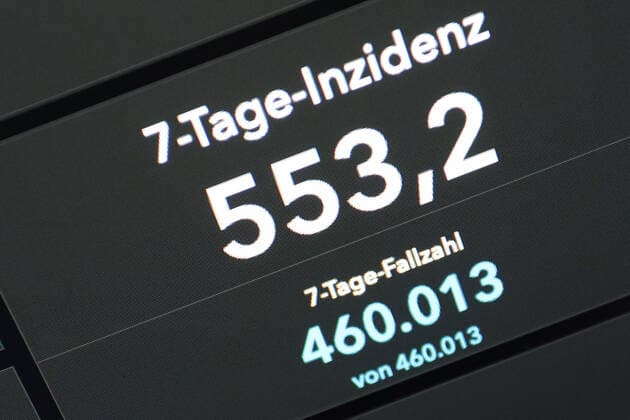 RKI dashboard, 7 day incidence is now 553.2 7 day incidence, RKI dashboard on a monitor on 06 05 2022 in Siegen Germany.