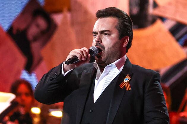 MOSCOW, RUSSIA - MAY 6, 2022: Opera singer Vasily Ladyuk performs in a concert titled Lessons of History at the State Kremlin Palace, in the run-up to Victory Day marking the 77th anniversary of Allied Victory in WWII. The concert features popular Russian theater and film artists, while most of the spectators are WWII war and labour veterans. Artyom Geodakyan TASS  TS12FF0E