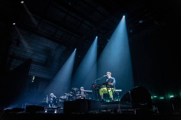 James Blake live in Copenhagen, Denmark Copenhagen, Denmark. 06th, May 2022. The English singer and musician James Blake performs a live concert at KB Hallen in Frederiksberg, Copenhagen. Copenhagen Denmark  Copyright: xGonzalesxPhoto ErlingxBrodersenx