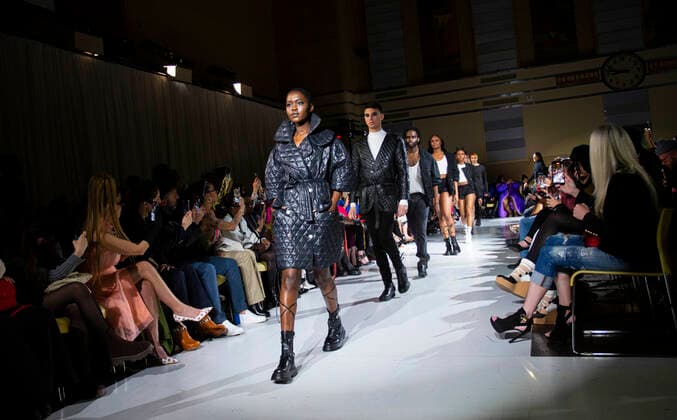 (220507) -- TORONTO, May 7, 2022 -- Models present creations by SZ during the 2022 Fashion Art Toronto event in Toronto, Canada, May 6, 2022. (Photo by Xinhua) CANADA-TORONTO-FASHION ART WEEK ZouxZheng 
