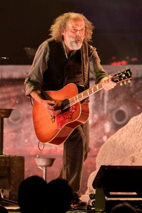 Hans Timm Hinrichsen of Santiano live at a concert of the Wenn die Kälte kommt tour at the ZAG Arena Hannover, 07 05 2022 Foto:xU.xStammx xFuturexImage
