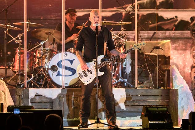 Björn Both of Santiano live at a concert of the Wenn die Kälte kommt tour at the ZAG Arena Hannover, 07 05 2022 Foto:xU.xStammx xFuturexImage