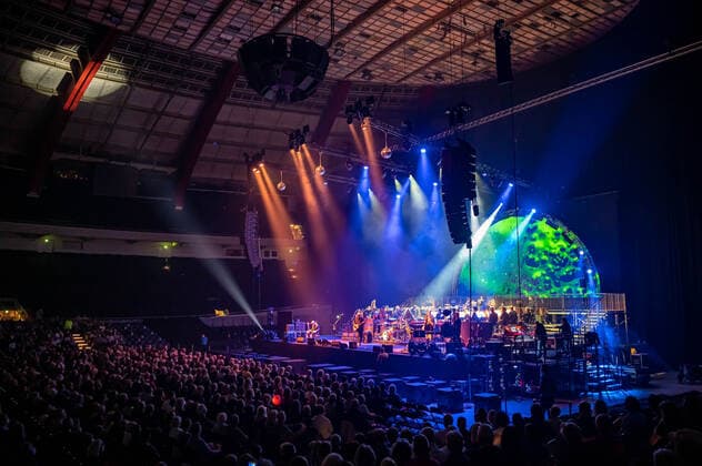 Symphonic Floyd brings Pink Floyd classics with orchestra Symphonic Floyd plays hits of Pink Floyd in the Dortmund Westfalenhalle The Hagen band Green, consisting in part of musicians from the bands Extrabreit and Grob